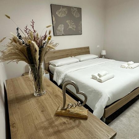 Edens House Con Parcheggio Privato Gratuito Lägenhet Rapallo Exteriör bild